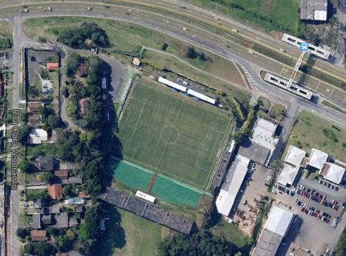 Eco-Estádio Janguito Malucelli. Note que no Google Maps está ainda com as arquibancadas temporárias que aumentaram a capacidade do local entre 2012 e 2013