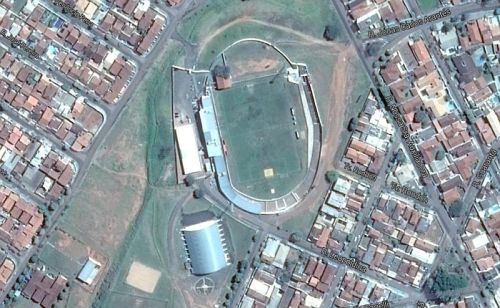 Estádio Municipal Gilberto Siqueira Lopes (Gilbertão), em Lins.  Sede do Grupo D