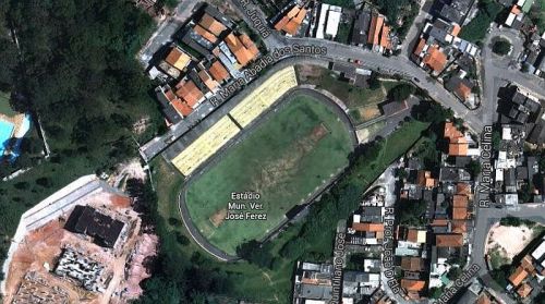 Estádio Municipal Vereador José Ferez, em Taboão da Serra. Sede do Grupo R