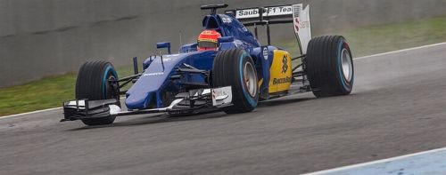 Felipe Nasr pilotando a nova Sauber (foto: Site Oficial da Sauber F1)