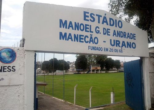 Portão do Manecão, campo do Urano, anexo à sede do clube